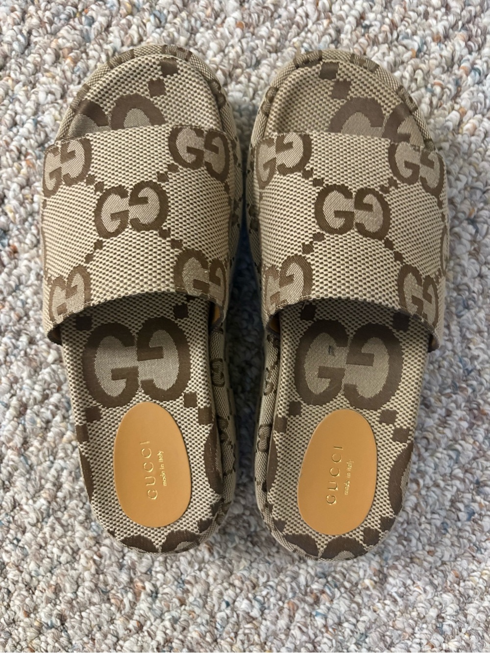 Gucci Rubber Slide Sandals in Tan
